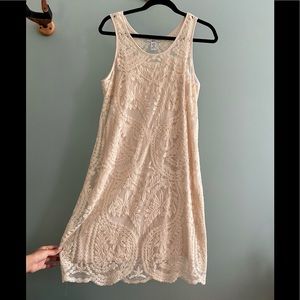 Beige Lace Midi Dress✨